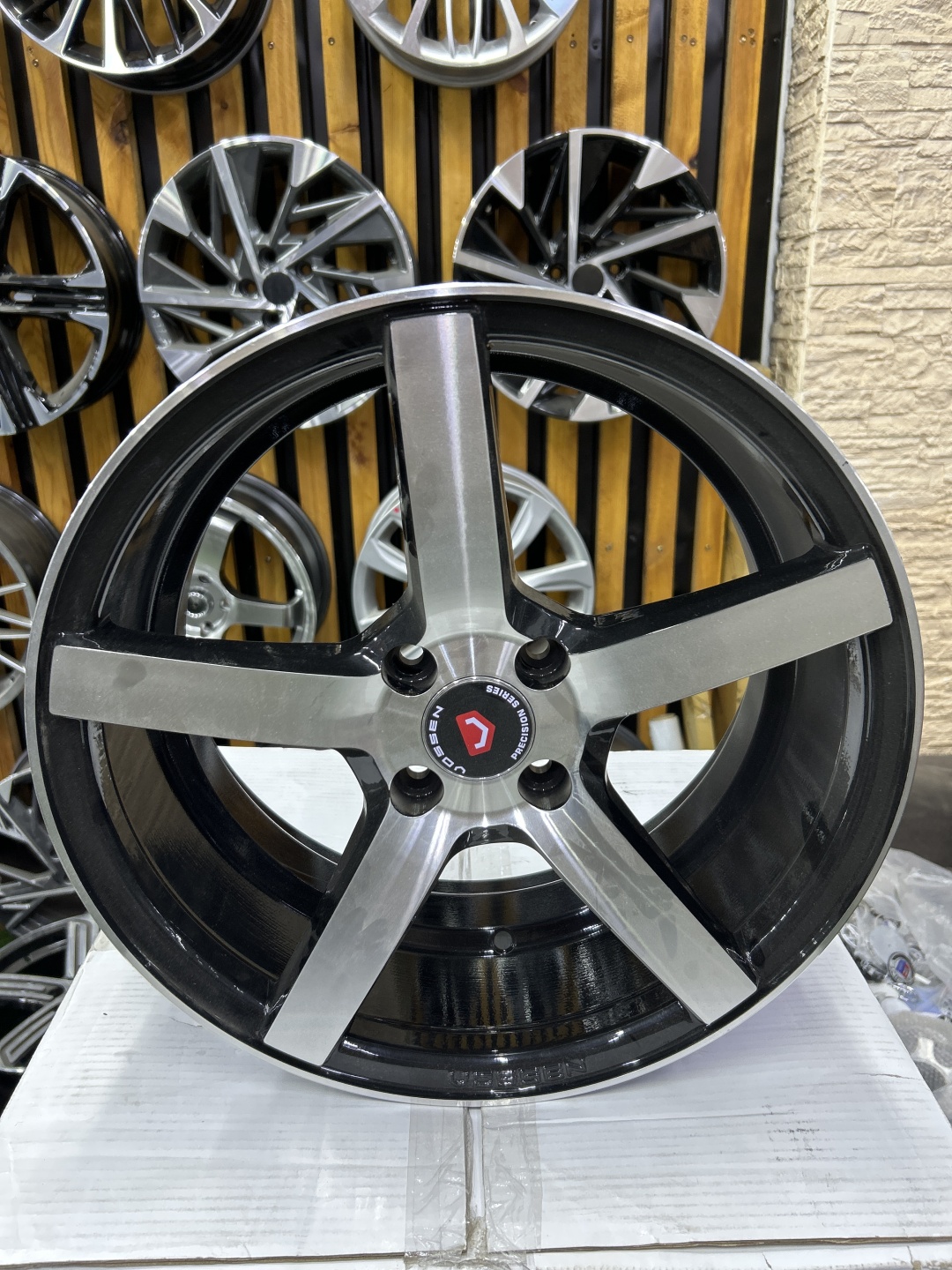 LKN Lkn84 7x16/4x100 D67.1 ET35 4 диска черный, серебристый