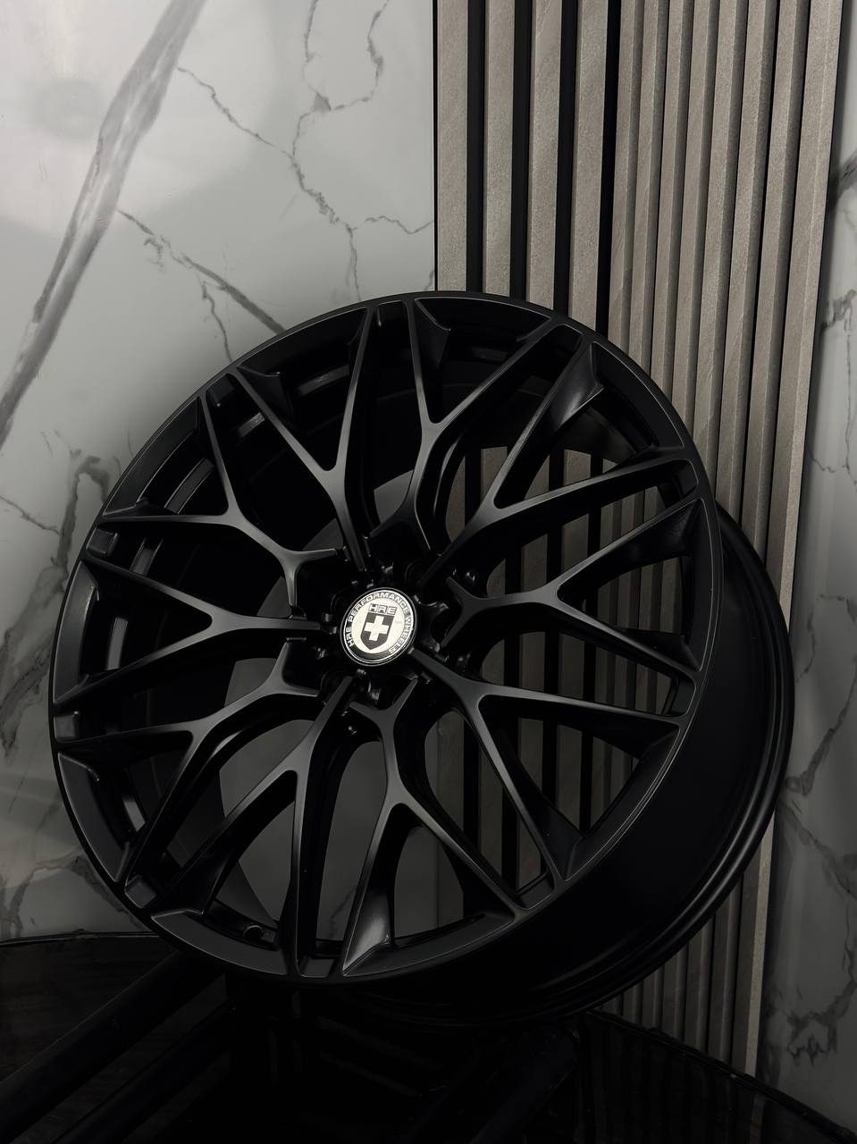 Top Grade FBXX039-9 8.5x19/5x114.3 D73.1 ET35 4 диска черный матовый