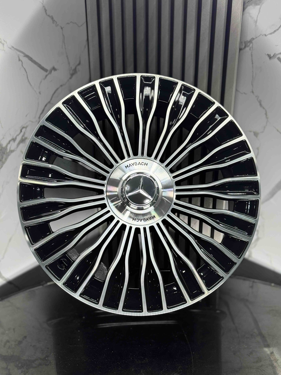 Mercedes-Benz 3152 8.5/9.5x20/5x112 D66.5 ET36.46 4 диска черный, серебристый