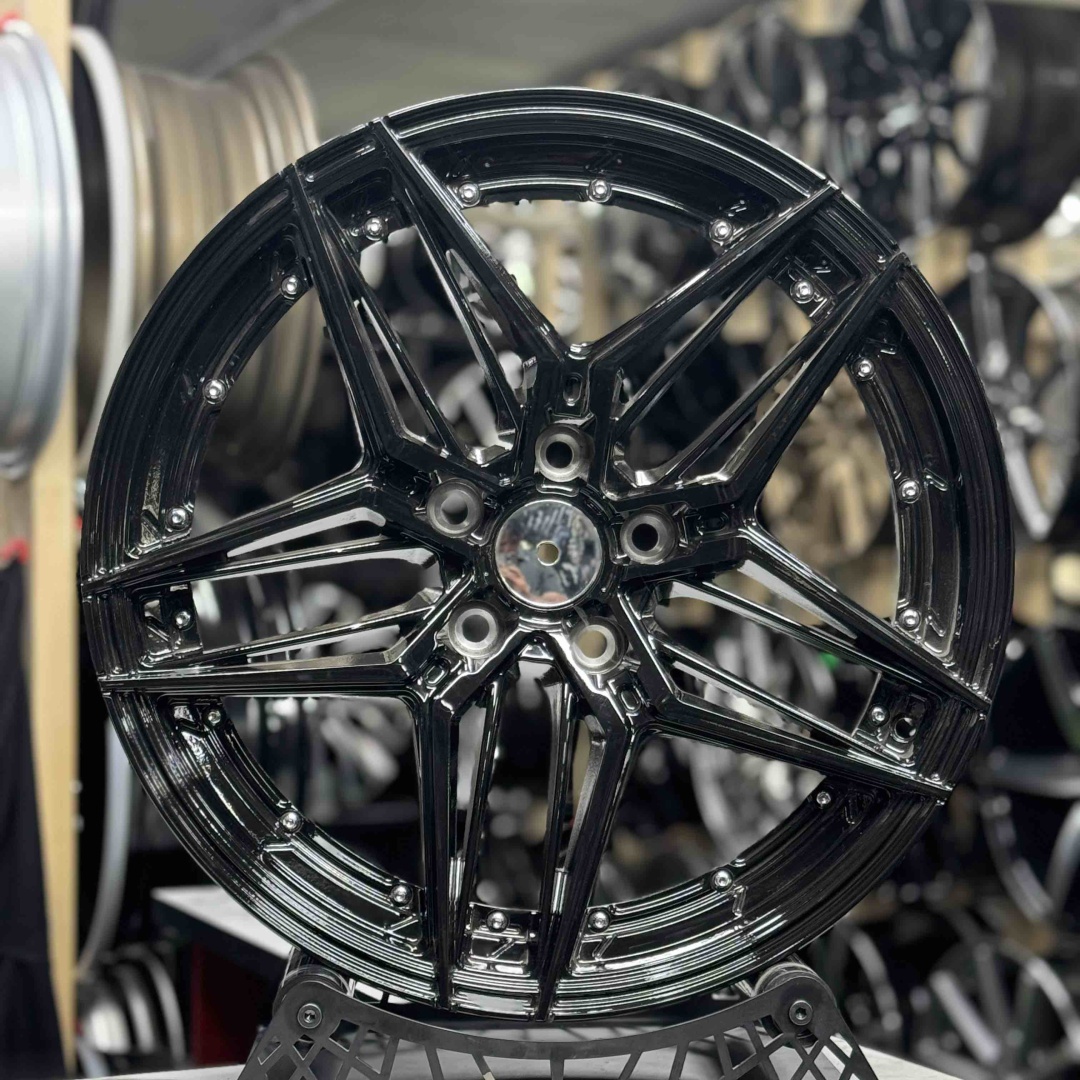 RNO XF007 8x18/5x114.3 D73.1 ET35 4 диска черный