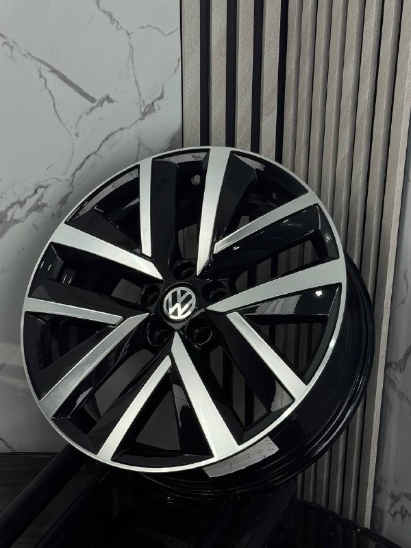 Top Grade volkswagen 515-7 6.5x17/5x100 D57.1 ET34 4 диска серебристый, черный