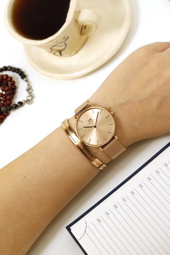 Кварцевые Daniel Wellington DW00100472 нержавеющая сталь