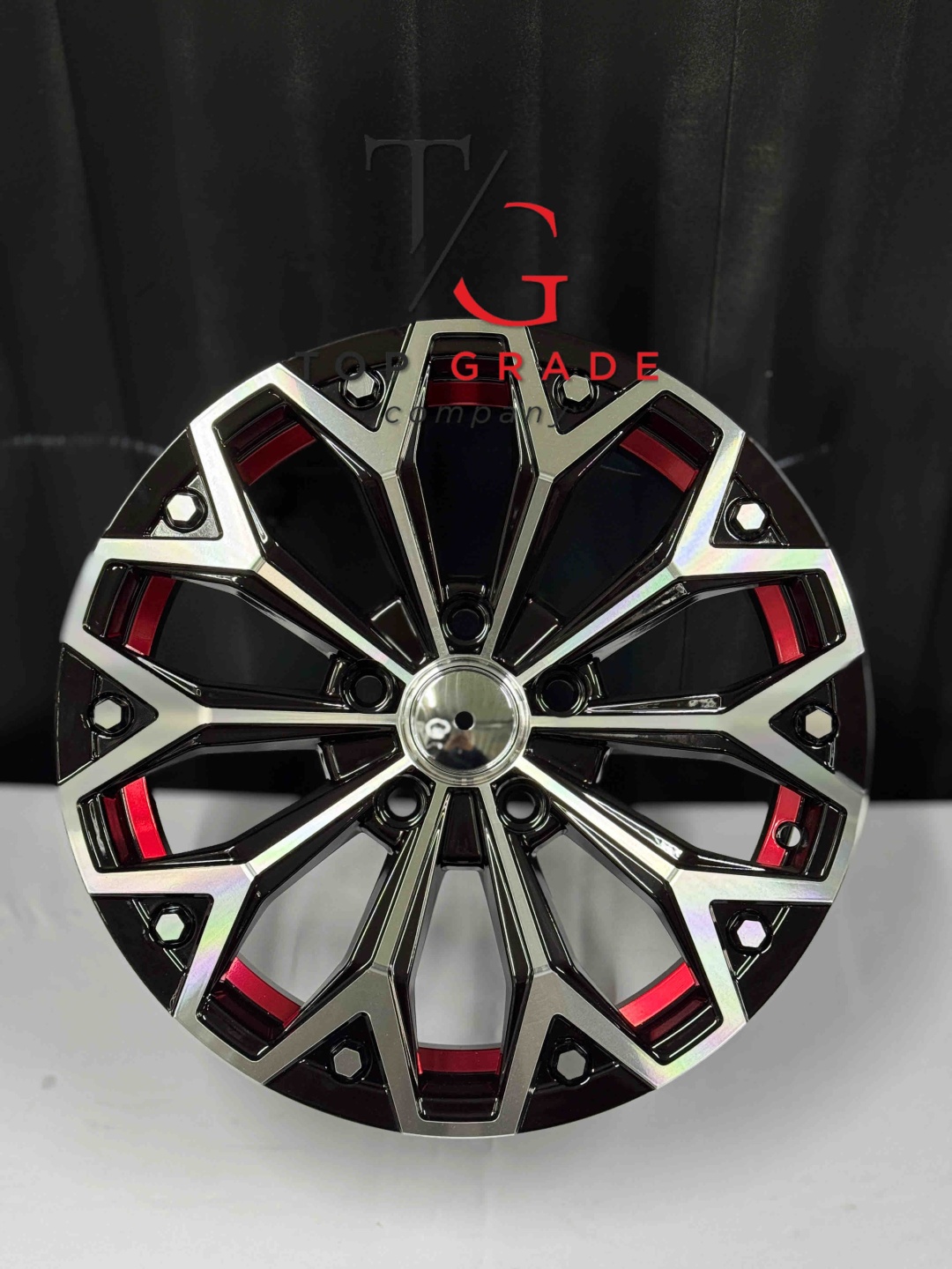 Top Grade Diski0013 6.5x16/5x114.3 D67.1 ET35 4 диска черный, серебристый, красный