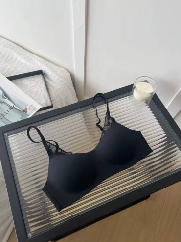 Бюстгальтер мягкая чашка Intimates черный