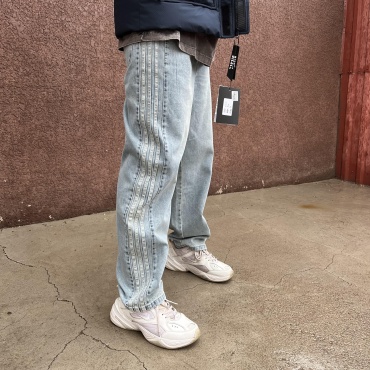 Джинсы свободного кроя голубой