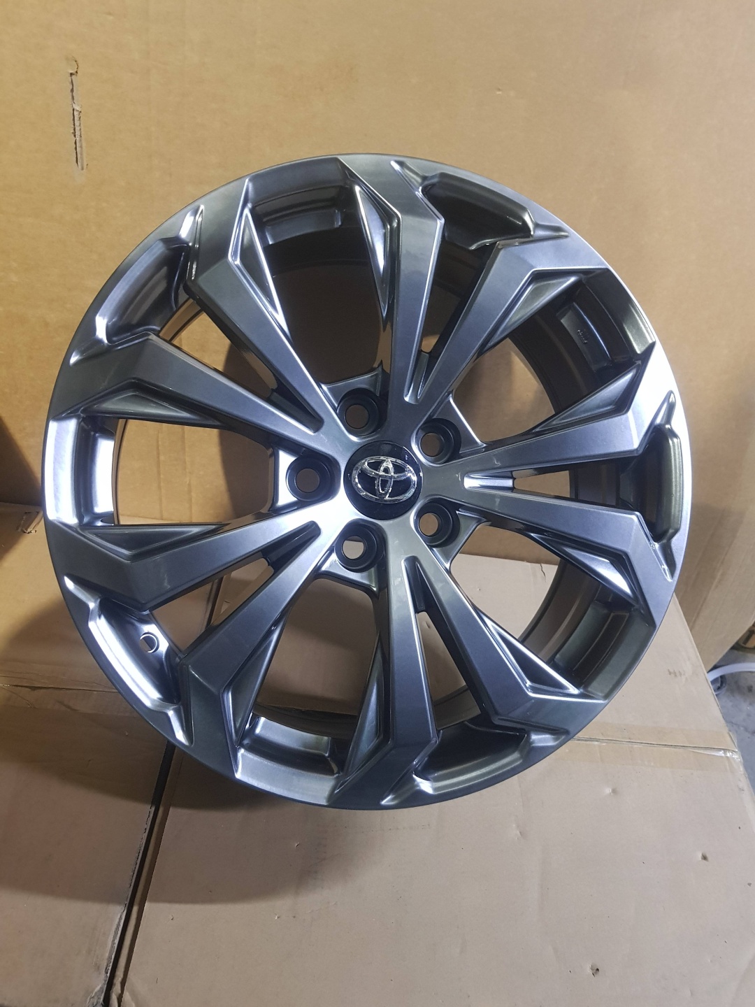 REW Toyota Rav4 FBX247-8 7x18/5x114.3 D60.1 ET35.5 4 диска графит