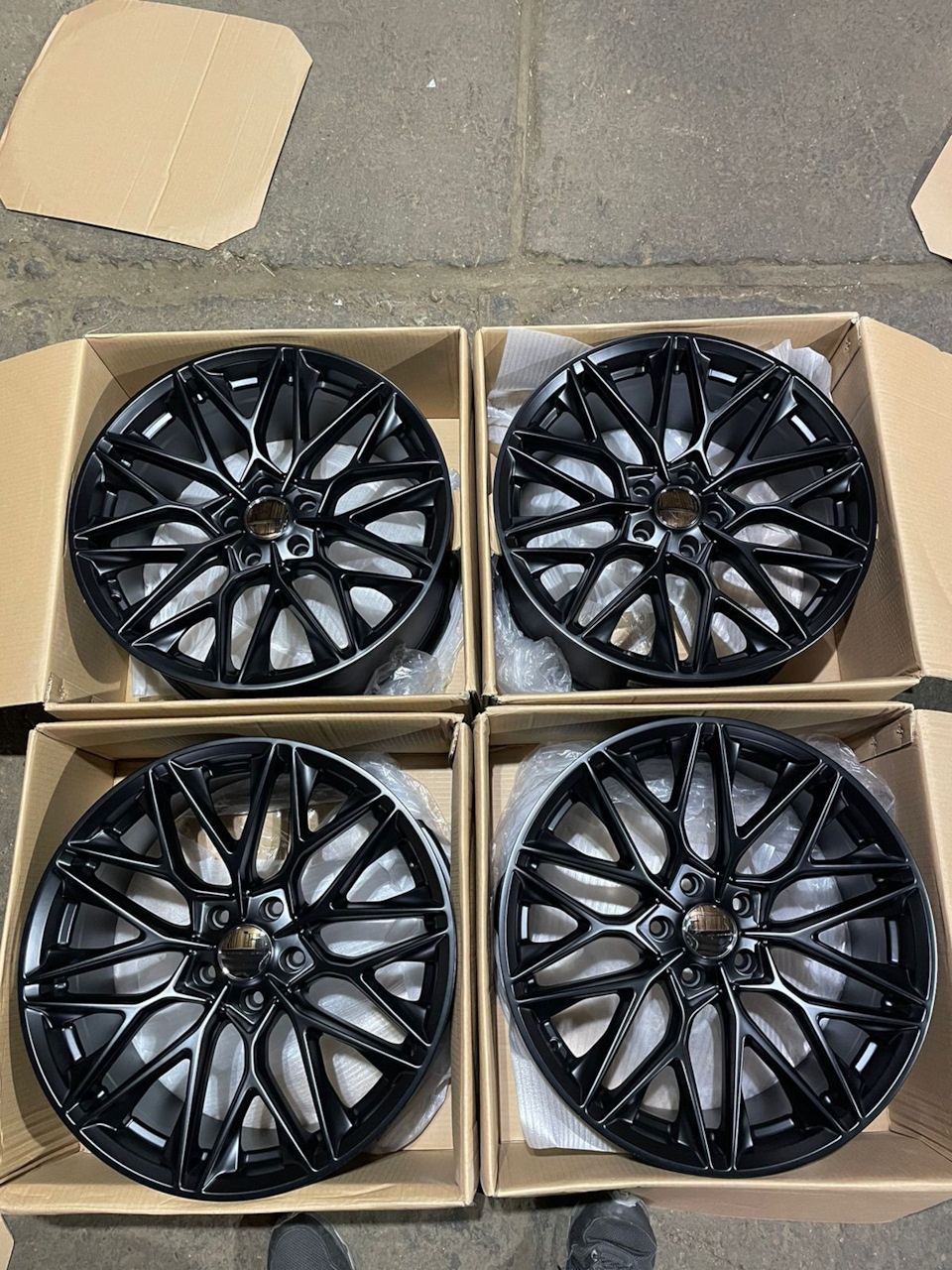 Rainbow Dance HRE 8x18/5x114.3 D67.1 ET40 4 диска черный