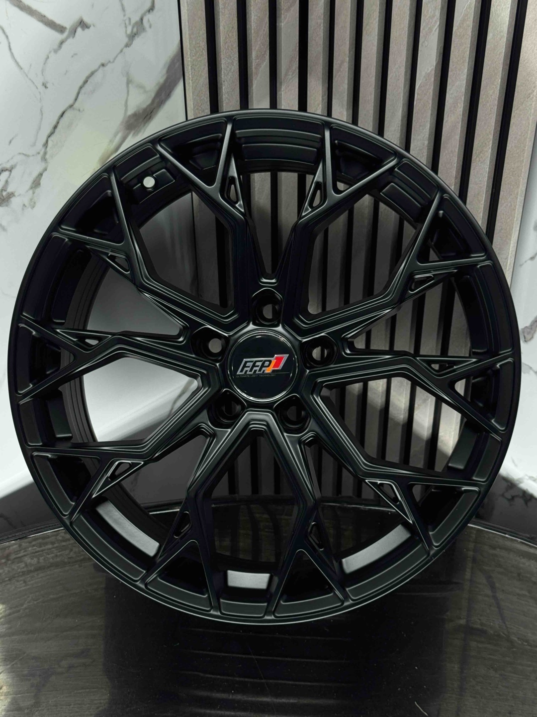 Top Grade FFPI 5640 8x18/5x114.3 D67.1 ET35 4 диска черный, черный матовый