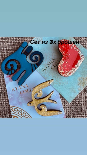 Брошь Ayana Collection металл, дерево, ювелирная смола, стразы