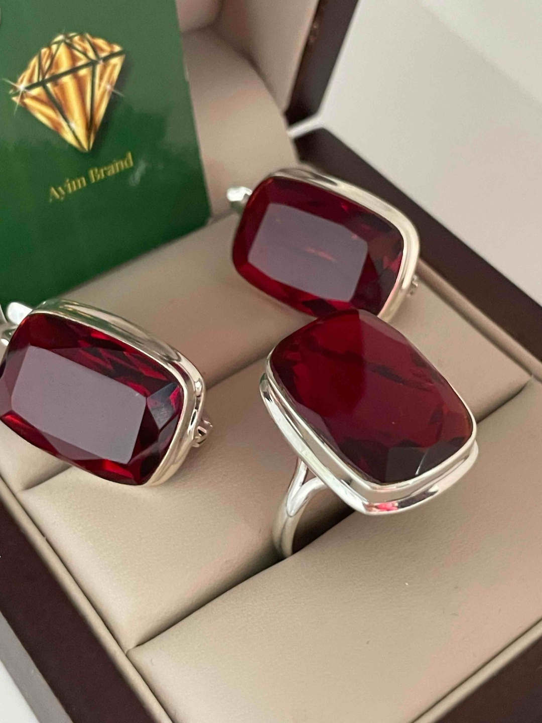 Ayim Brand JJA вес 16.3 г серебро, без вставок