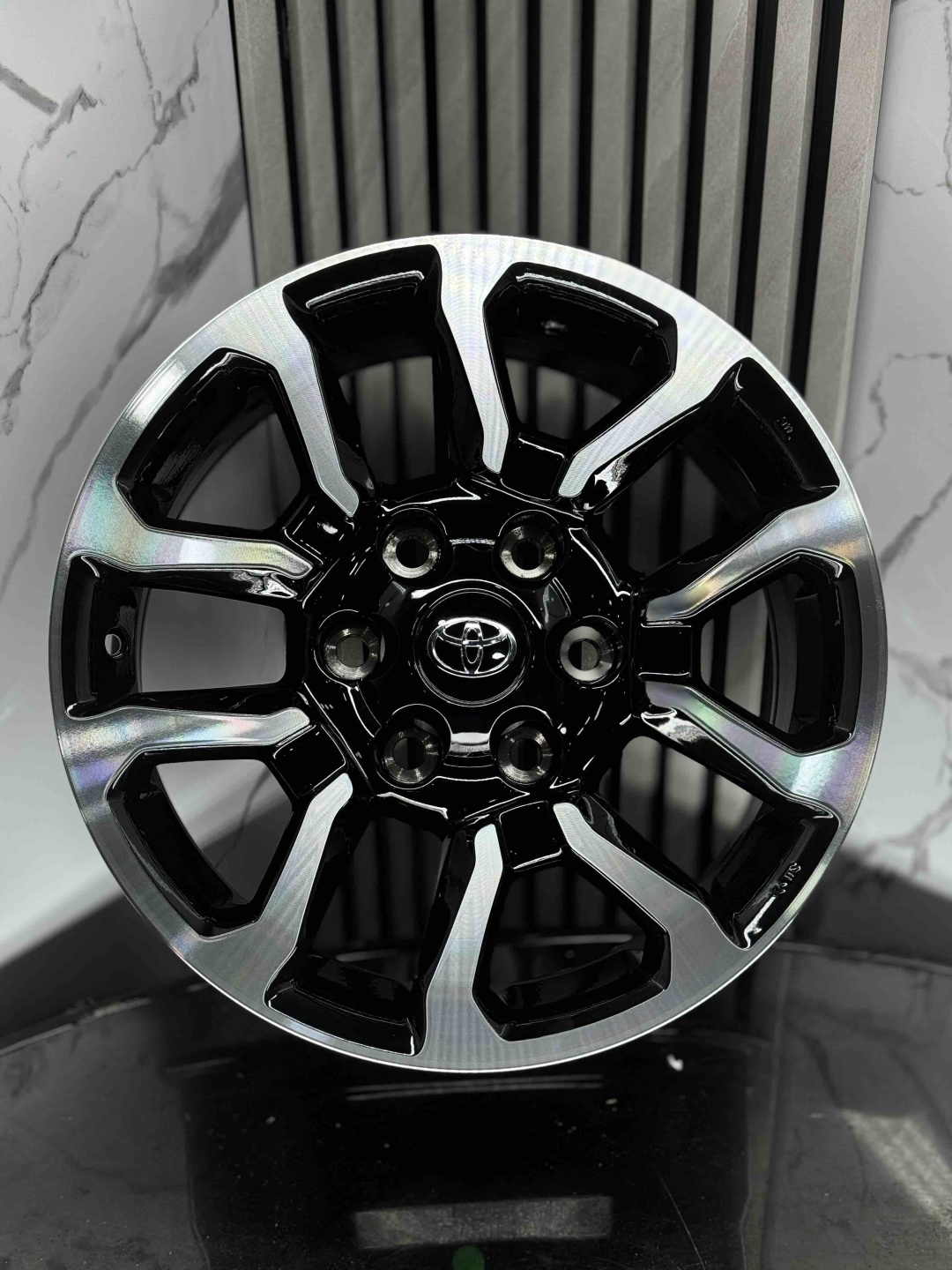 Toyota T/G 957 7.5x17/6x139.7 D106.1 ET25 4 диска черный, серебристый