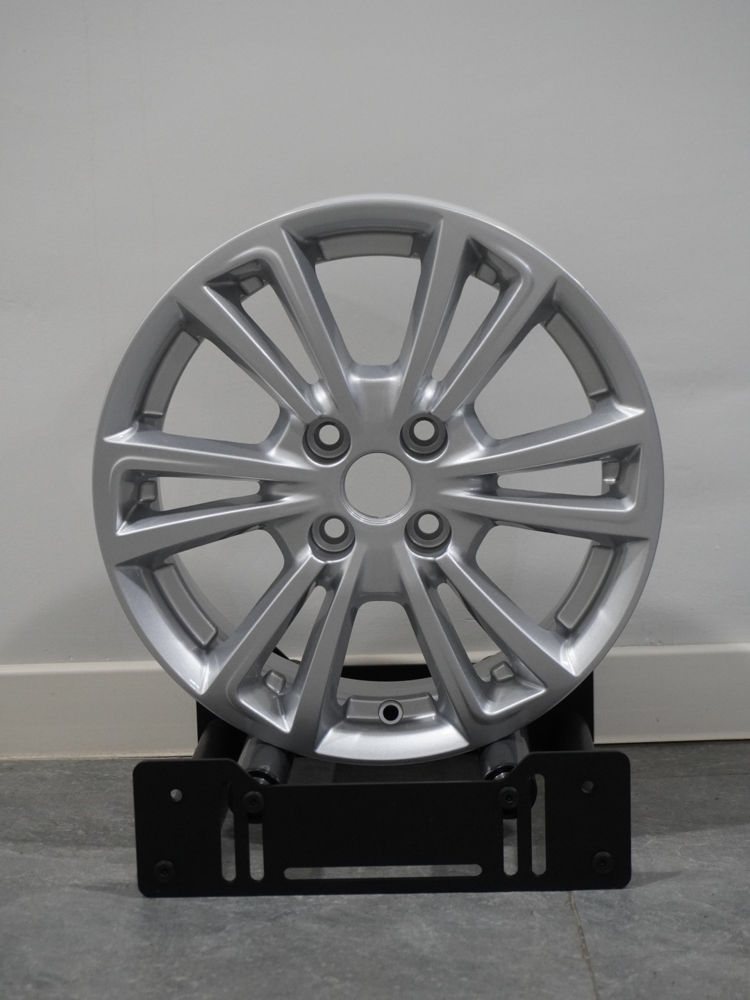 PDW TURONE 6x15/4x100 D56.6 ET39 4 диска серебристый, черный