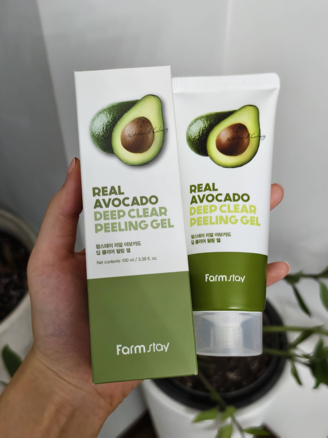 Farmstay пилинг "Fresh Avocado Peel" – свежесть авокадо в одном пилинге 100 мл