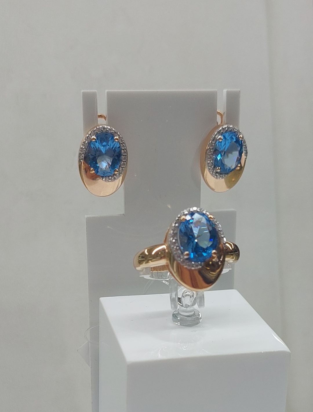 AQUAMARINE 45014592_65020192 вес 8.32 г серебро, топаз, фианит