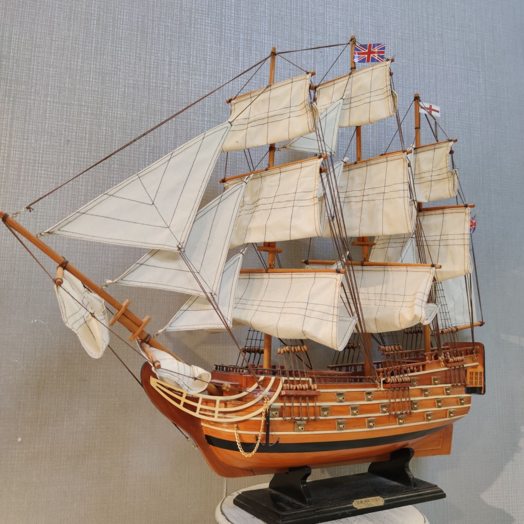 Статуэтка Макет корабля HMS Victory 73 см, дерево, кость, медь, полимер, текстиль