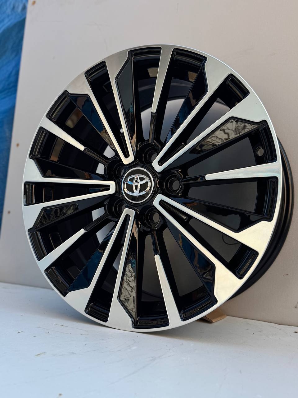 Top Grade Toyota 374-7 7.5x17/5x100 D54.1 ET35 4 диска серебристый, черный