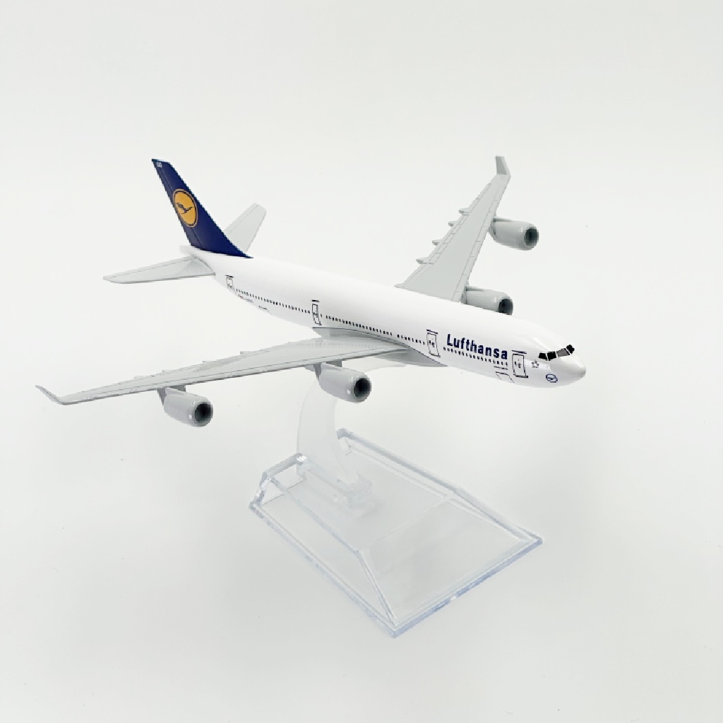 Коллекционная модель Самолет Kuvert A340 Lufthansa 16 см 1:200