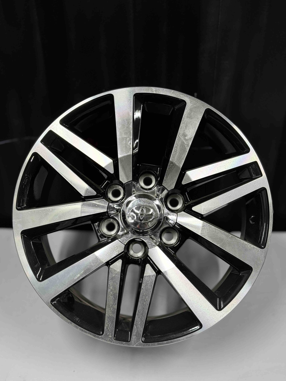 Top Grade Diski0001 7.5x18/6x139.7 D106.2 ET25 4 диска черный, серебристый