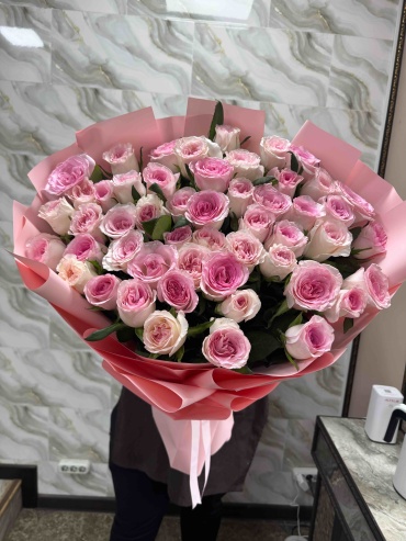 Flowers Center Astana букет с открыткой Сорт Мандала роза 51 шт 75 см