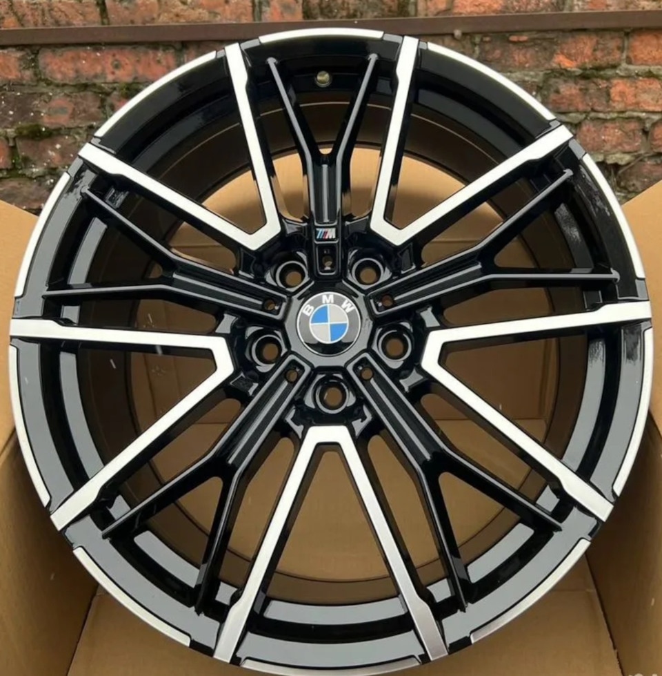 Rainbow Dance BMW G-SERIES 8/9x19/5x112 D66.6 ET27.42 4 диска черный, серебристый