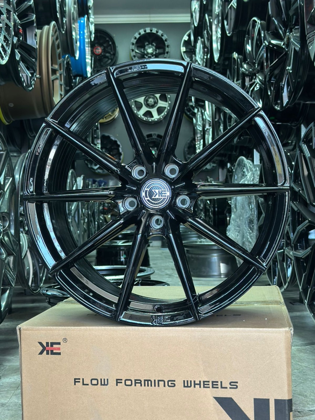 KE 1195B 8.5x19/5x114.3 D73.1 ET35 4 диска черный