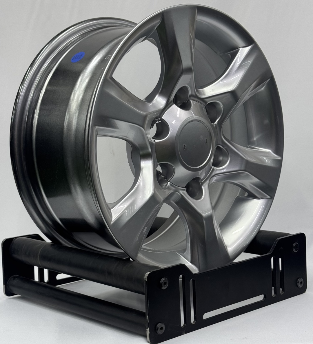 Wheels 030 7.5x16/6x139.7 D106.1 ET25 4 диска серебристый