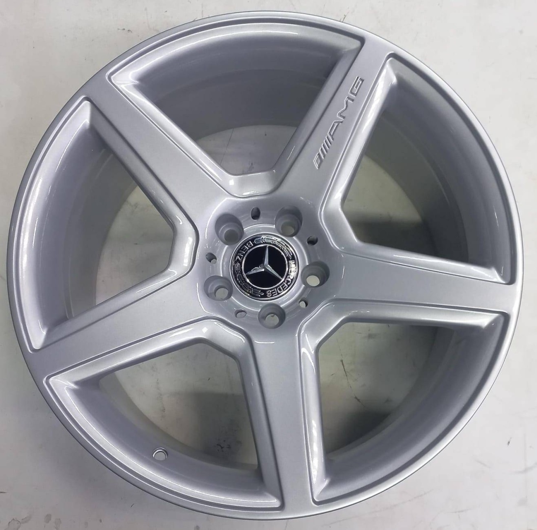 Mercedes-Benz Mercedes Benz 5886 8.5/9.5x19/5x112 D66.6 ET25.28 4 диска серебристый