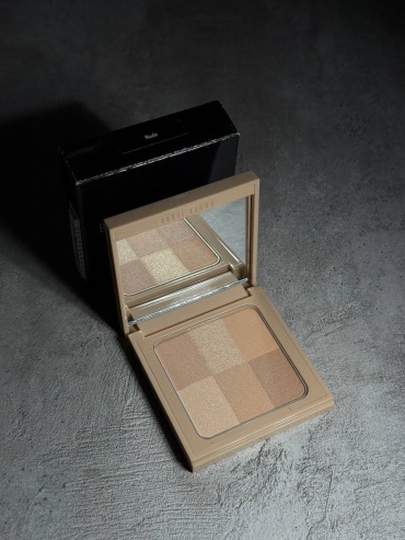 Пудра BOBBI BROWN Bobbi Brown Многофункциональная пудра для лица Brightening Brick Nude сухая Nude светло-бежевый