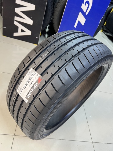 Yokohama 2026 Advan V61 255/40 R20 101 W без шипов