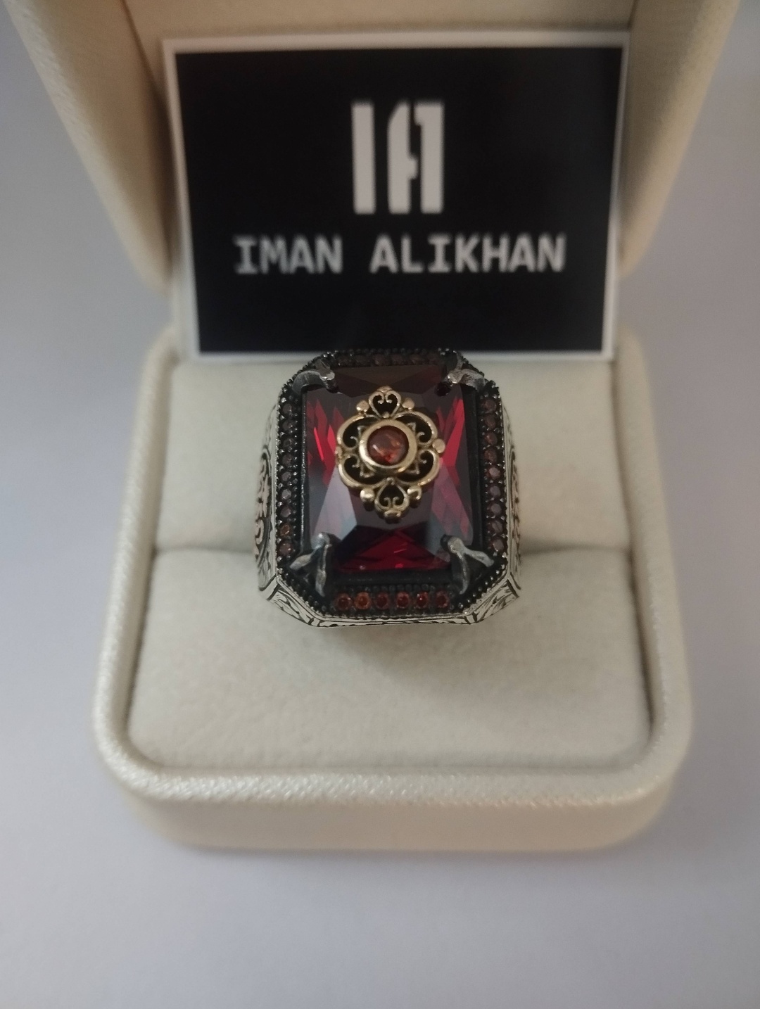 IMAN ALIKHAN IA0047 размер 22 вес 19 г серебро, рубин