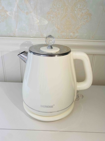 Электрочайник BEREKE BR-210 белый