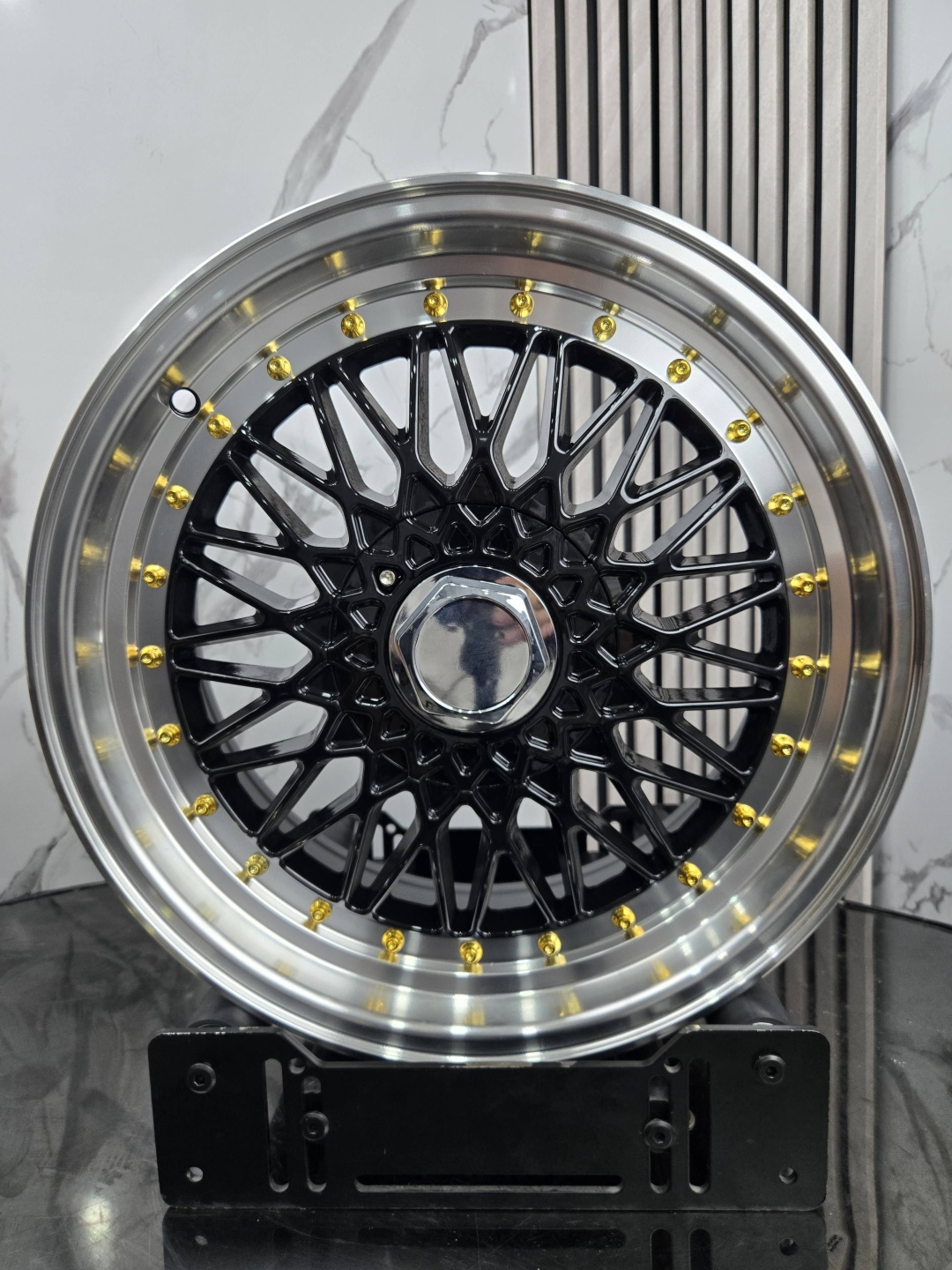 Top Grade EXP7579 7.5x17/8x100/114.3 D73.1 ET30 4 диска черный, серебристый