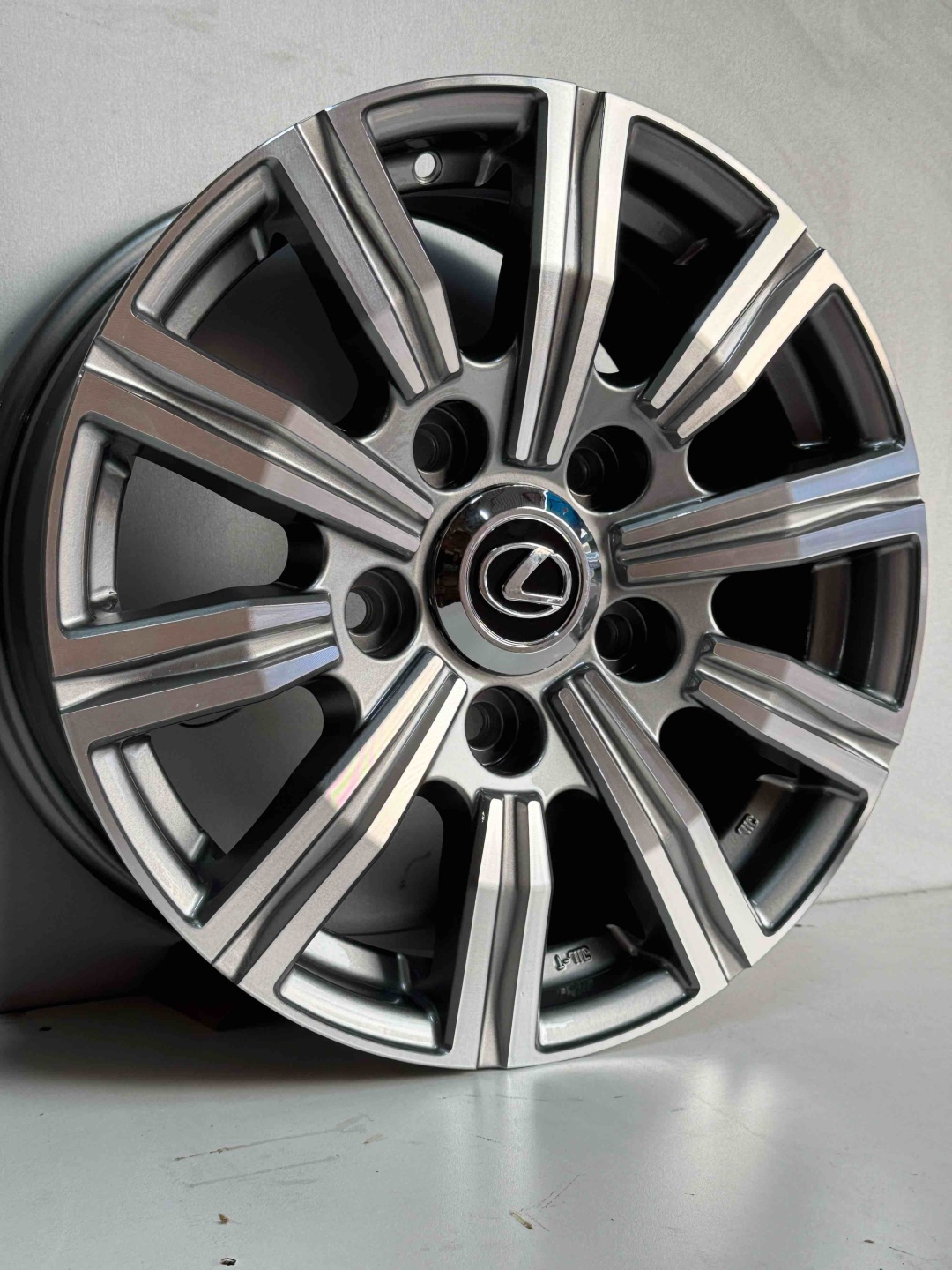 Toyota jt7062 8x17/5x150 D110.2 ET50 4 диска серебристый, графит