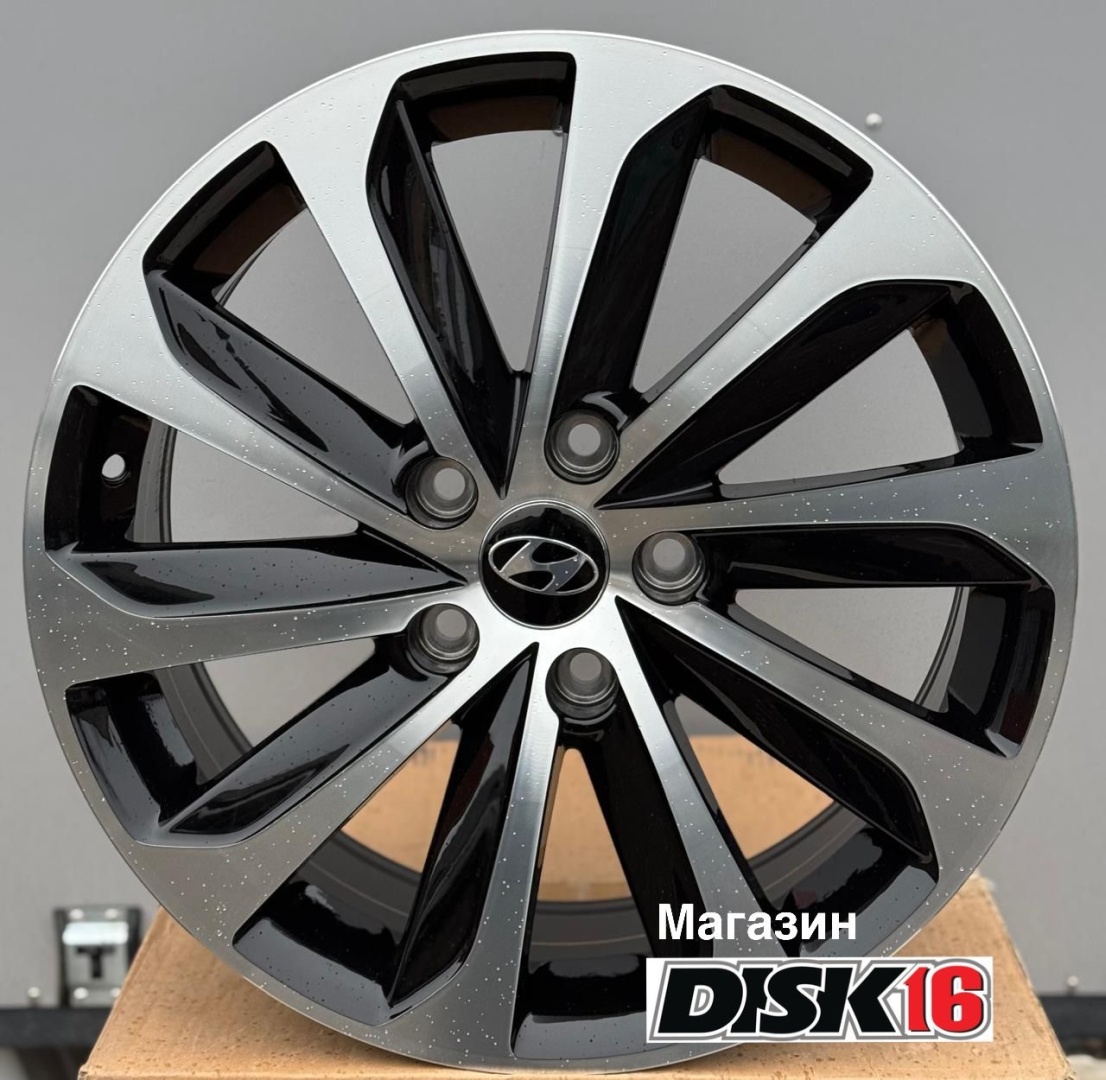 RNO 755 7x17/5x114.3 D67.1 ET45 4 диска черный, серебристый