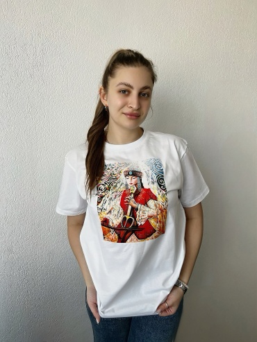 Футболка Burkit style Девушка в национальном стиле белый, красный