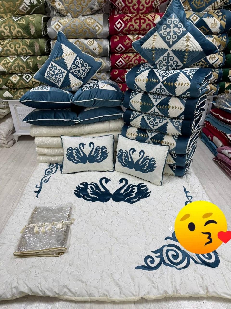 Комплект корпе с подушками 230x80 см, вата, бирюзовый