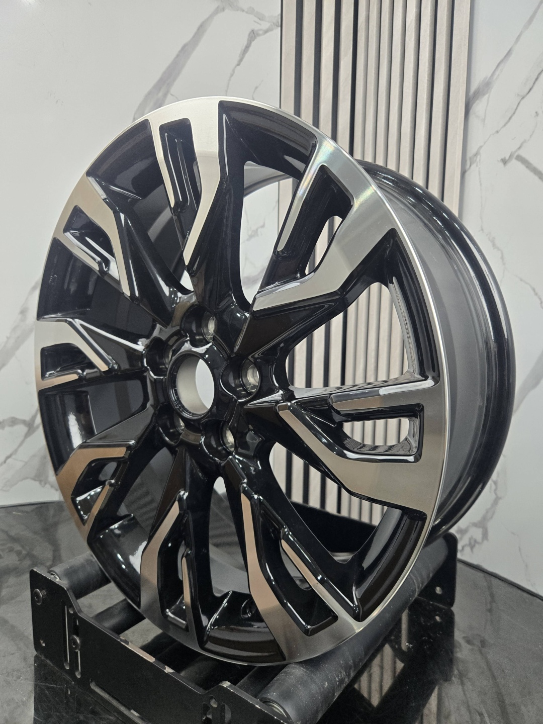 Top Grade EXP8643 7x18/5x114.3 D67.1 ET38 4 диска черный, серебристый