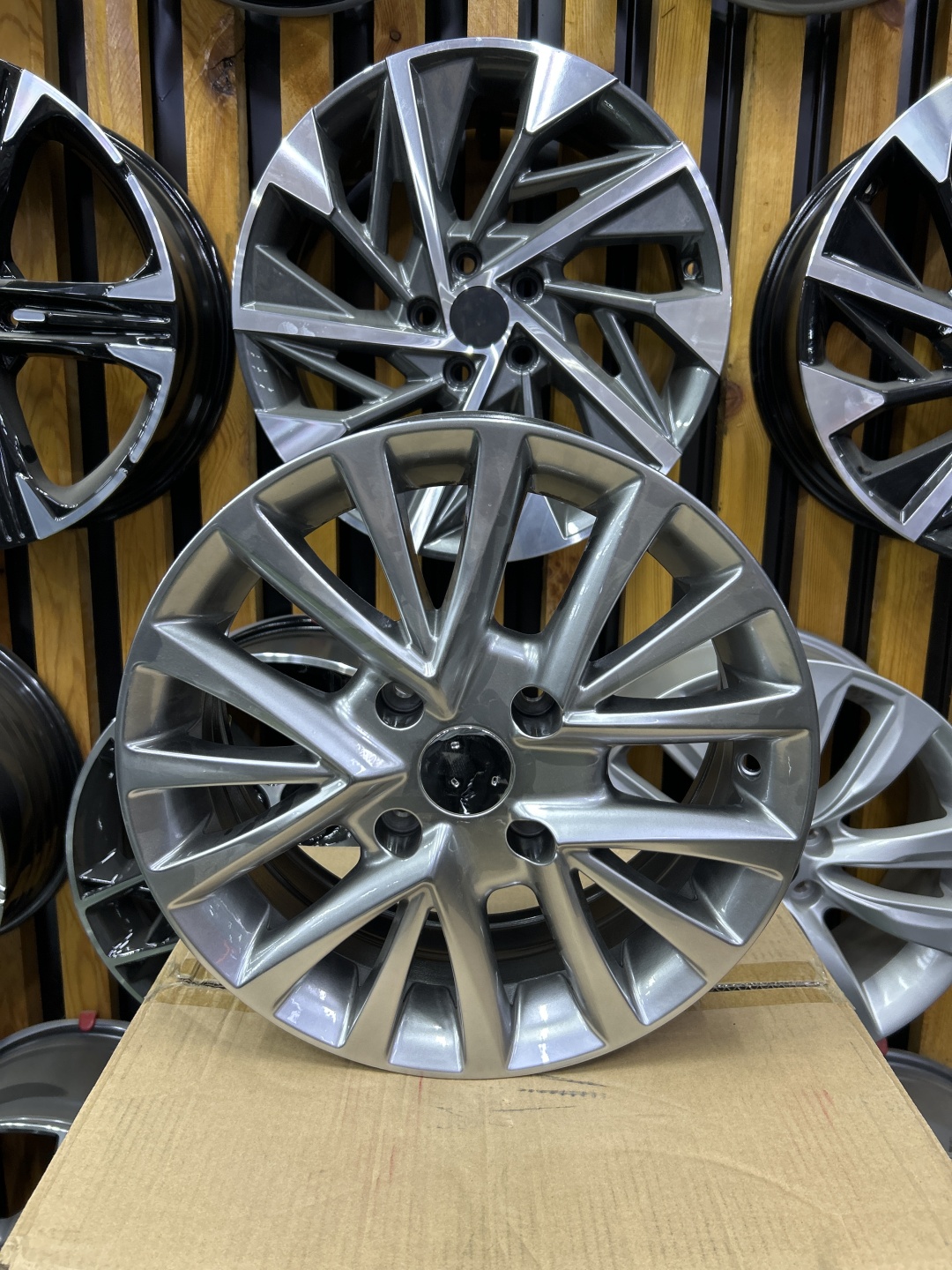 LKN Lkn78 6x15/4x114.3 D67.1 ET35 4 диска графит