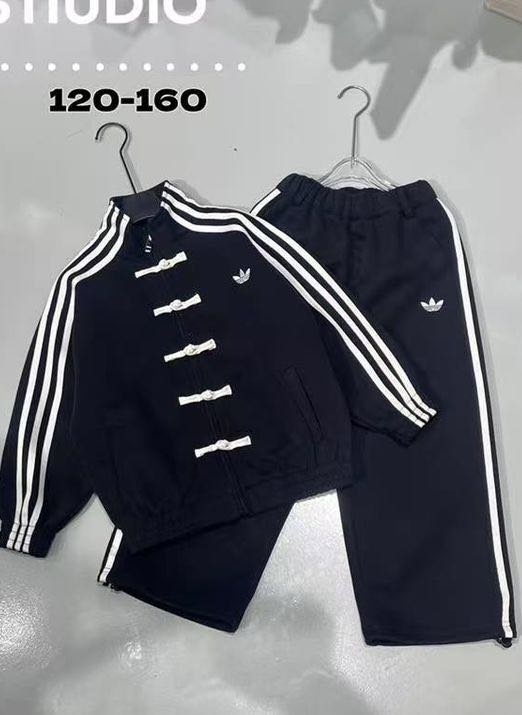 Спортивный костюм черный