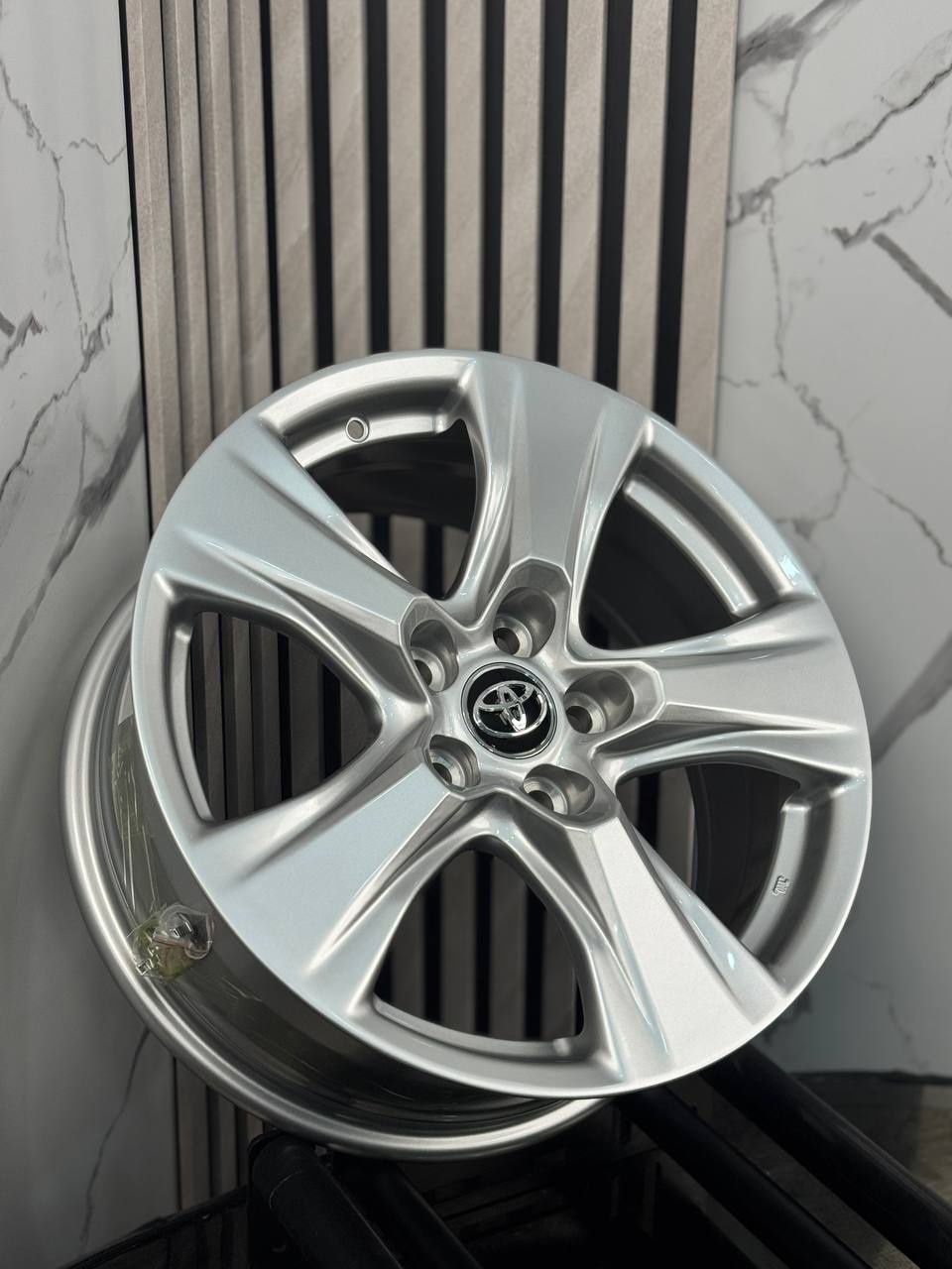 Top Grade Toyota H3352F 7x17/5x114.3 D60.1 ET35 4 диска серебристый