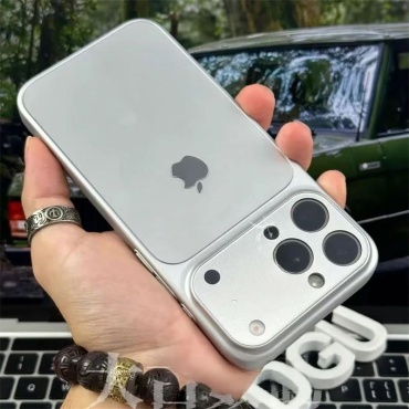 Чехол для Apple iPhone 15 Pro серебристый