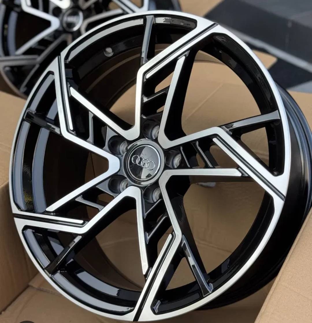 VAG Audi Q 9x21/5x112 D66.6 ET30 4 диска черный, серебристый