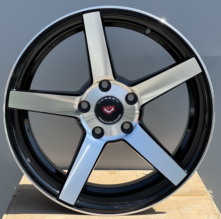 Rainbow VOSSEN CV3 8x17/5x114.3 D67.1 ET35 4 диска черный, серебристый