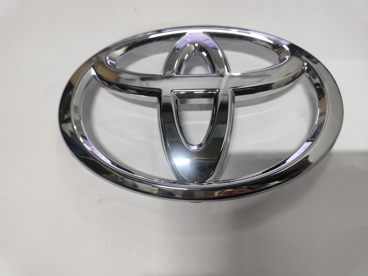 Tiger эмблема 52119-0X Toyota Camry