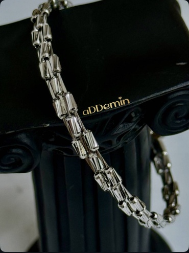 ADDemin B010-284 длина 17 см, вес 5.12 г золото, плетение панцирное