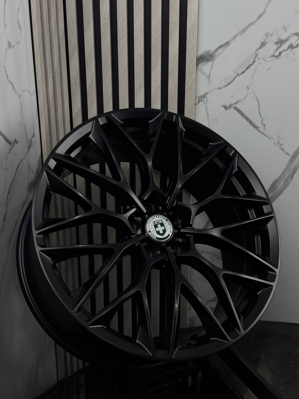 Top Grade T/G FBX029 8.5x20/5x114.3 D73.1 ET35 4 диска черный матовый