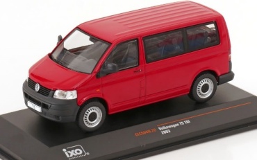 Модель автомобиля Volkswagen T5 2003 1:43 IXO