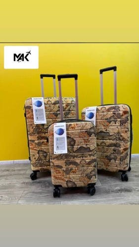 Комплект чемоданов MAK 017 поликарбонат 210 л мультиколор