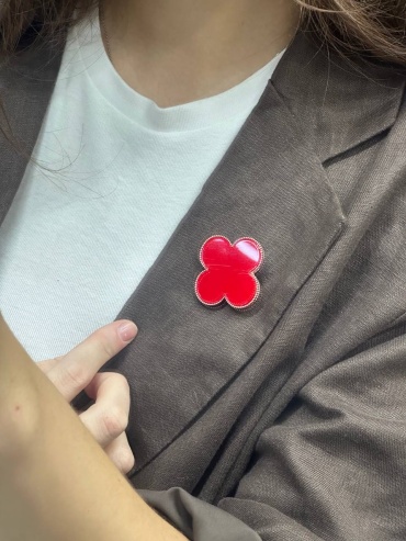 Брошь Xuping Jewelry бижутерный сплав, пластик