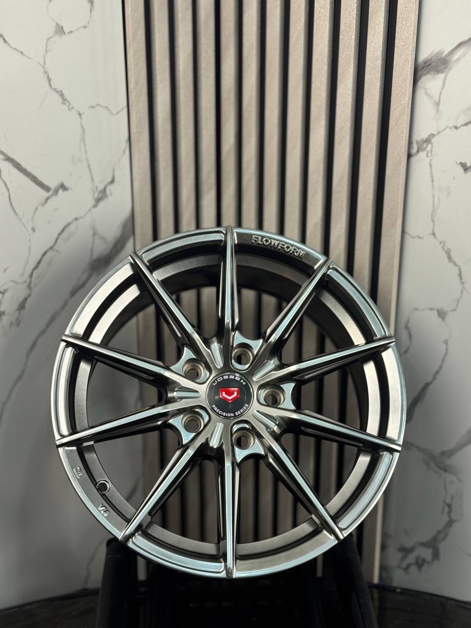 Top Grade t/g vossen h3408f 7x16/5x114.3 D73.1 ET35 4 диска графит
